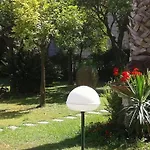 Ξενοδοχείο Ara Maris & 5*