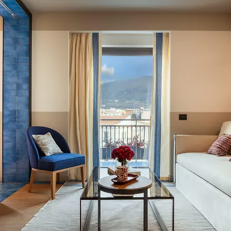 Ara Maris & 5* סורנטו