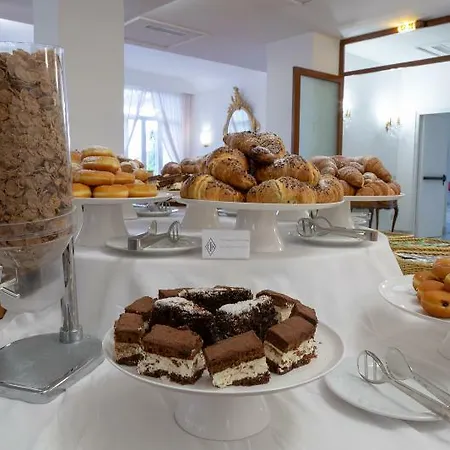 Ara Maris & מלון