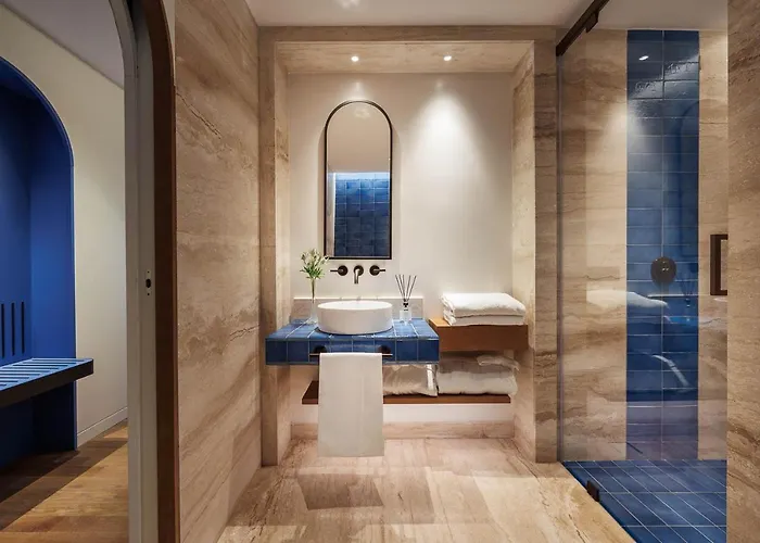 Ara Maris & מלון