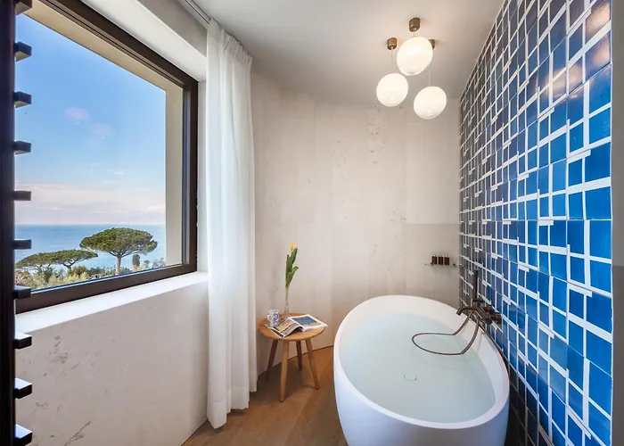 Ara Maris & מלון 5*