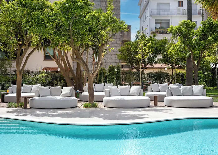 Ara Maris & מלון