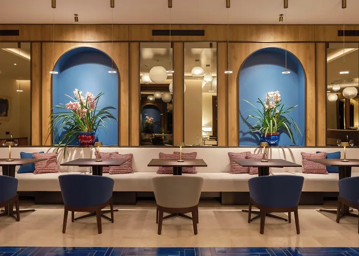 Ara Maris & מלון