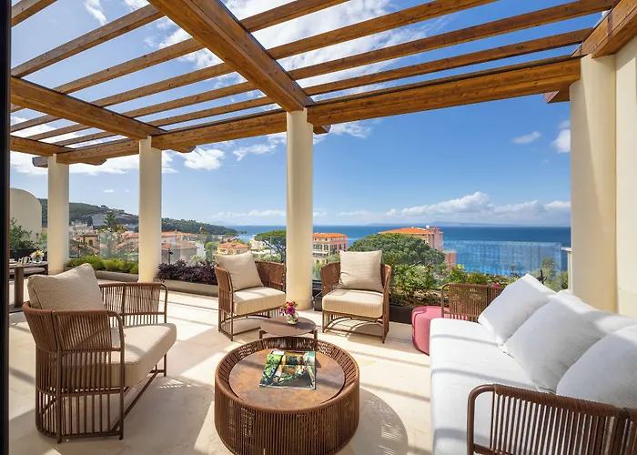 Ara Maris & מלון 5*