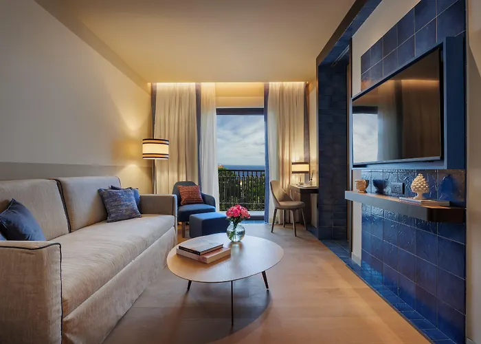 Ara Maris & מלון 5*