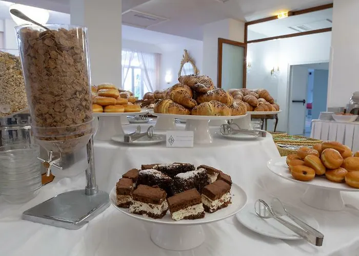 Ara Maris & מלון