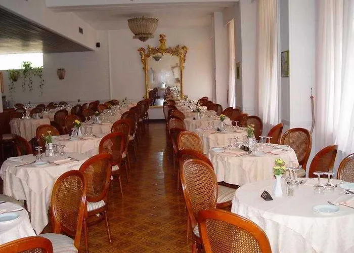 Hotel Ara Maris & 5*